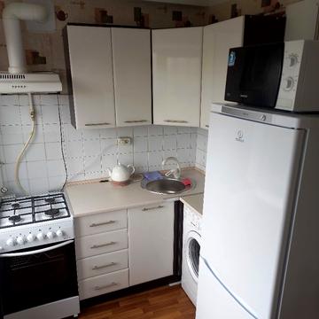 Братиславська вул., 14