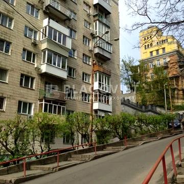 Івана Франка вул., 8/10