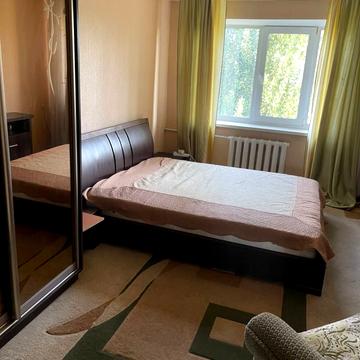 Верховної Ради бульв., 28