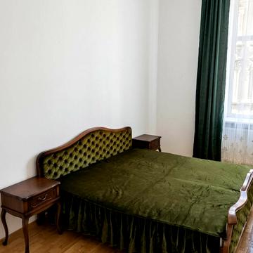 Нечуя-Левицького вул., 10