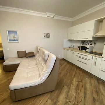 Перлинна вул., 1