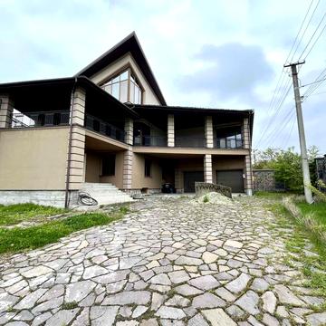 Євгена Коновальця вул.