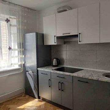 Гетьмана Івана Мазепи вул. (Топольна), 7