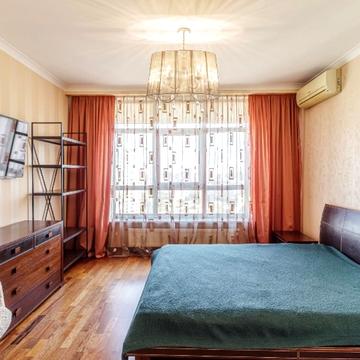 Валерія Лобановського просп. (Червонозоряний), 4-А