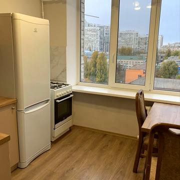 Лесі Українки бульв., 36/10