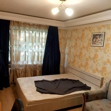 Мілютенка вул., 16