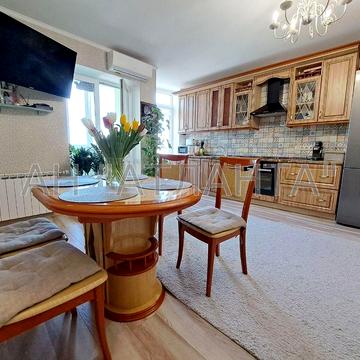 Науки просп., 80-А/73