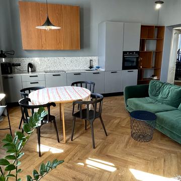 Костельна вул., 5