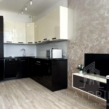 Джона Маккейна вул. (Івана Кудрі), 7