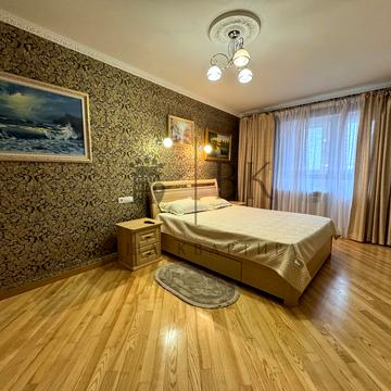 Бориса Гмирі вул., 11