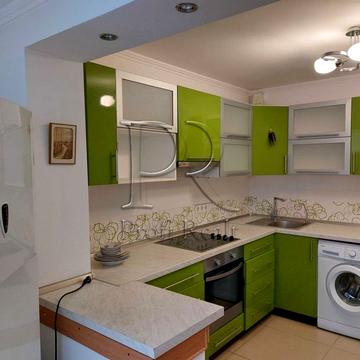 Райдужна вул., 19