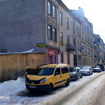 Базарна вул., 34