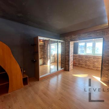 Будівельників вул., 27