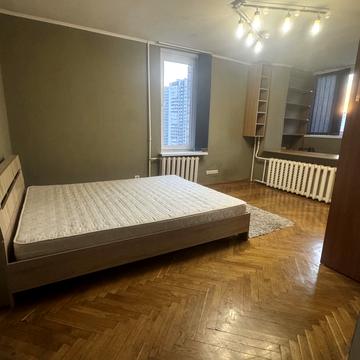 Митрополита Андрея Шептицького вул. (Анатолія Луначарського), 7