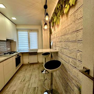 Сонячна Набережна вул. (Маршала Малиновського), 12