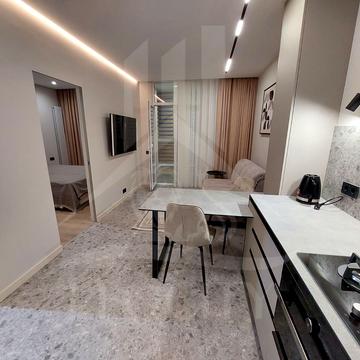 Героїв Майдану вул., 1