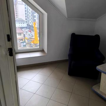 Тичини вул., 4