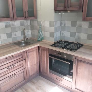 Академіка Корольова вул., 22