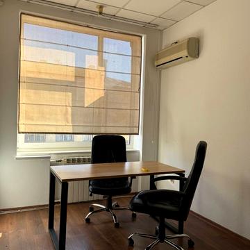 Пекарська вул., 7