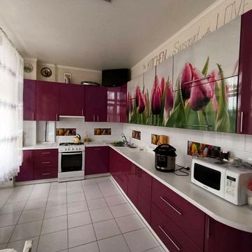 Гарнізонна вул., 4