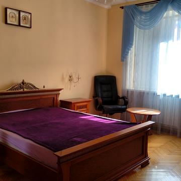 Володимира Івасюка просп. (Героїв Сталінграду), 8