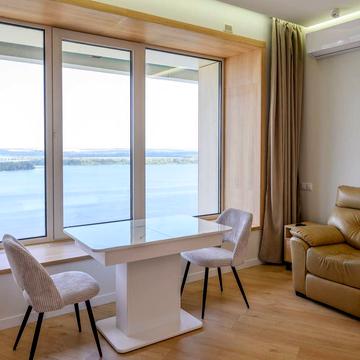 Набережна Перемоги вул., 7