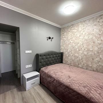 Петра Калнишевського вул. (Михайла Майорова), 6