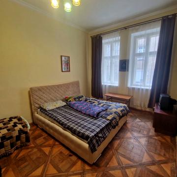 Михайла Коцюбинського вул., 22