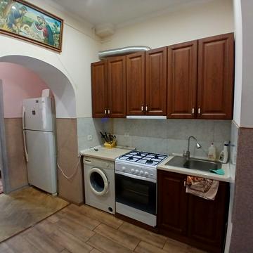 Степана Бандери вул. (), 85