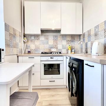 Митрофана Довнар-Запольського вул., 6