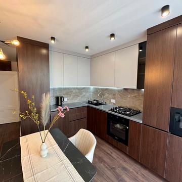 Юліана Пелеша вул., 3