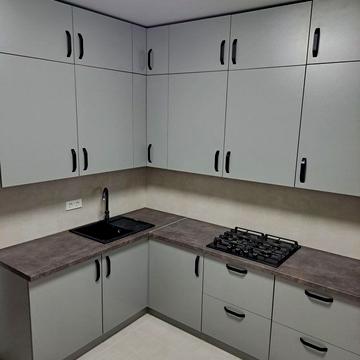 Тернопільська вул., 12