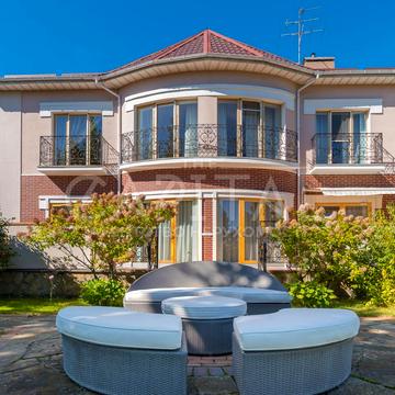 Обухівський