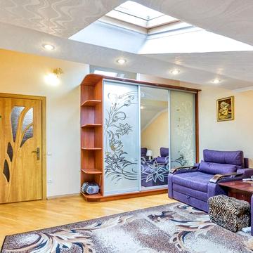 Григорія Сковороди вул., 7