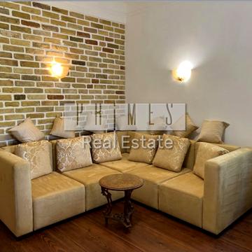 Редутна вул., 8