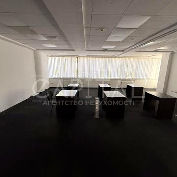 Володимирська вул., 73