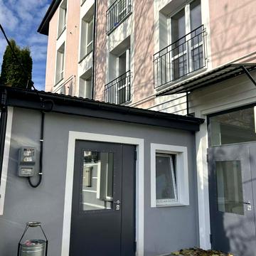 Б. Козубського вул., 8