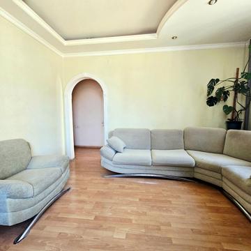 Незалежності вул. (Титова), 11