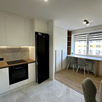 Героїв Майдану вул., (Будинок 2)