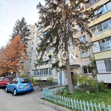 Русанівська набережна вул., 12/1