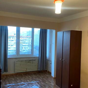 Академіка Булаховського вул., 28-Б