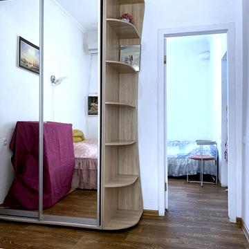 Базарна вул., 16