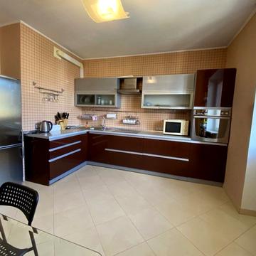 Миколи Бажана просп., 7-Ж