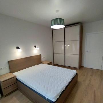 Угорська вул., 12