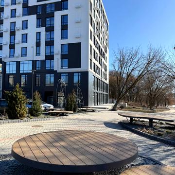 Вячеслава Чорновола вул., (Будинок 3)