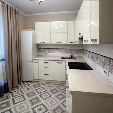 Святошинська вул., 27