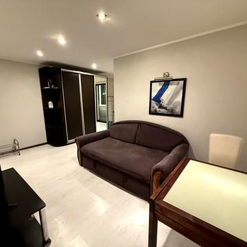 Миколи Міхновського бульв. (Дружби народів), 32