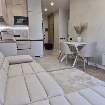 Віктора Некрасова вул. (Північно-Сирецька), 8