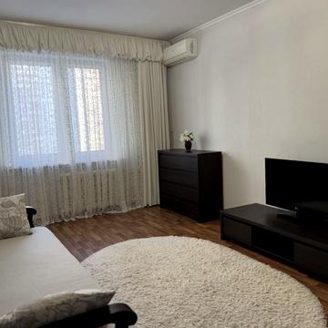 Григорія Ващенка вул., 3