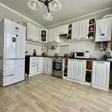 Амосова вул., 62